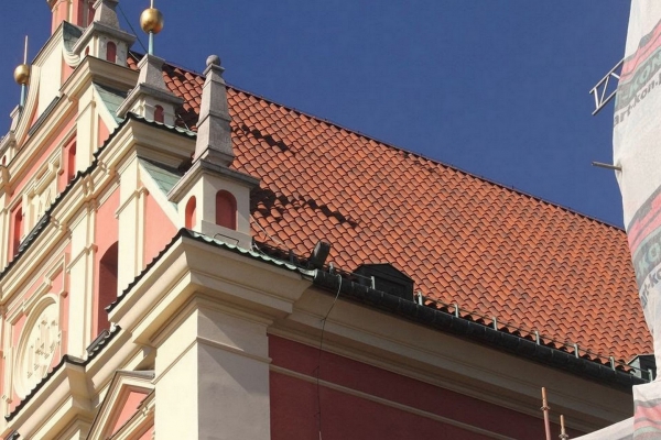 Dachówka ceramiczna Omega 10 Ste Foy - Rouge Nuance - Sanktuarium Matki Bożej w Warszawie na Starym Mieście